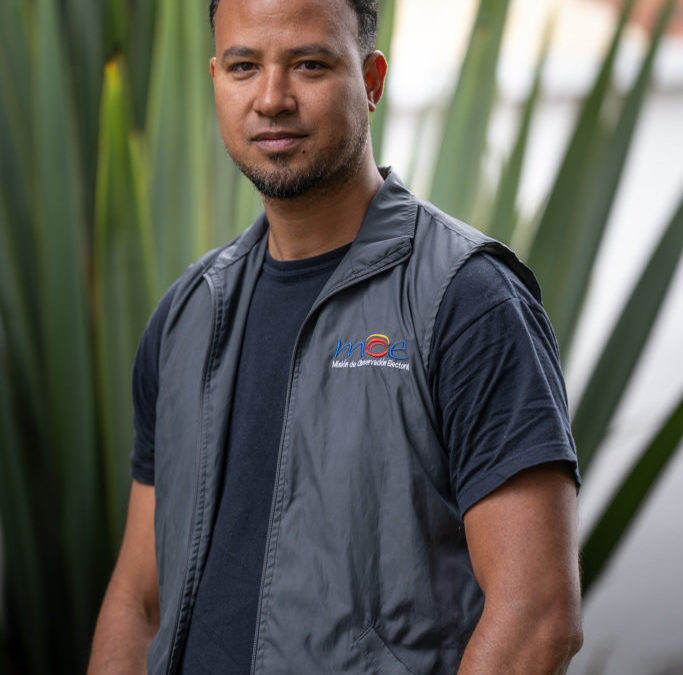 Roberto Carlos Zambrano Misal – Técnico apoyo logístico